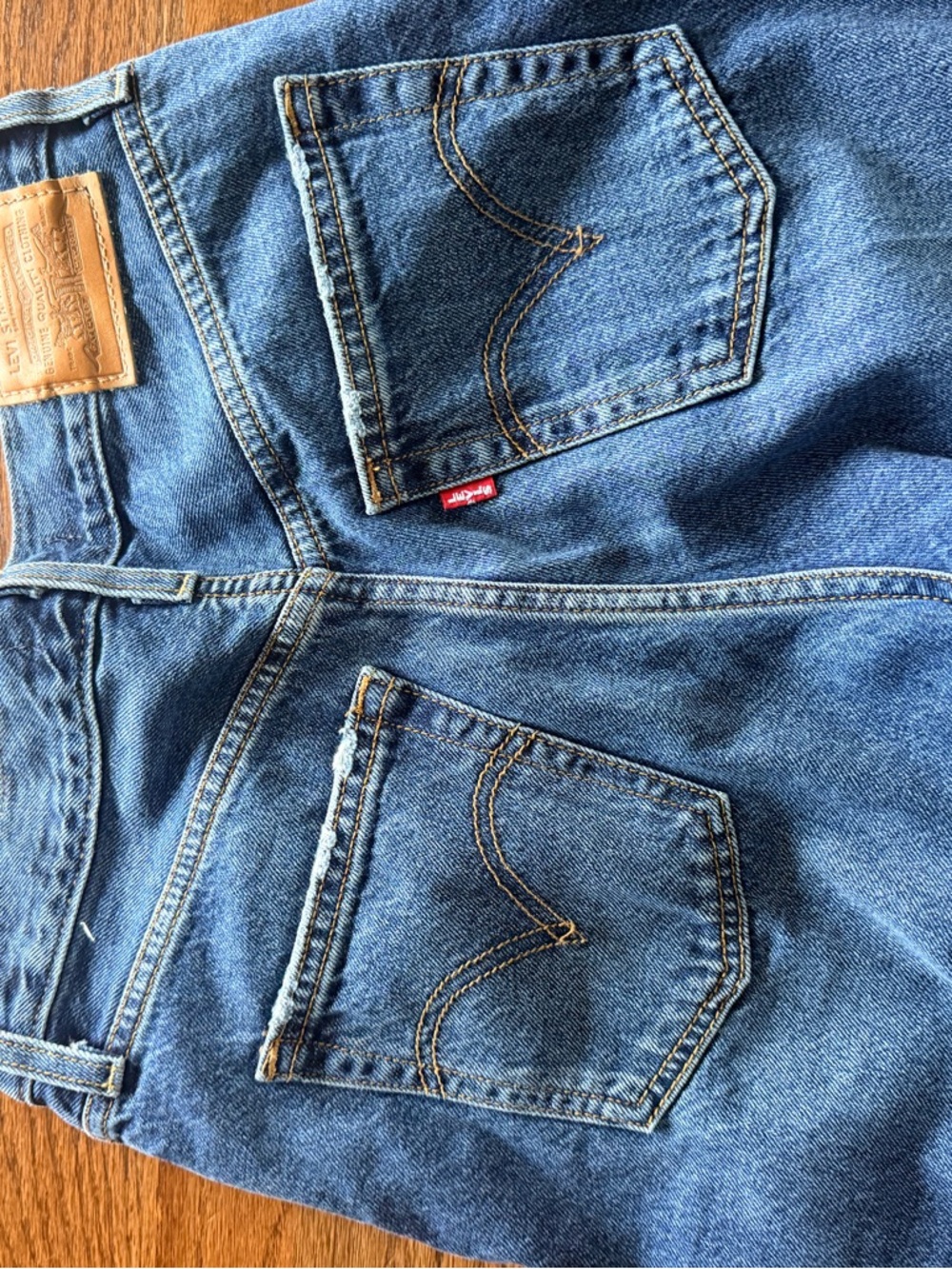 Levi's Ribcage Wide Leg Jeans in Medium Blue - Picture 7 of 7